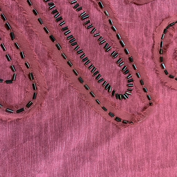 Lauren Conrad Size XL Maroon Short Sleeve Shirt with a Design with Black Beads - Picture 10 of 16